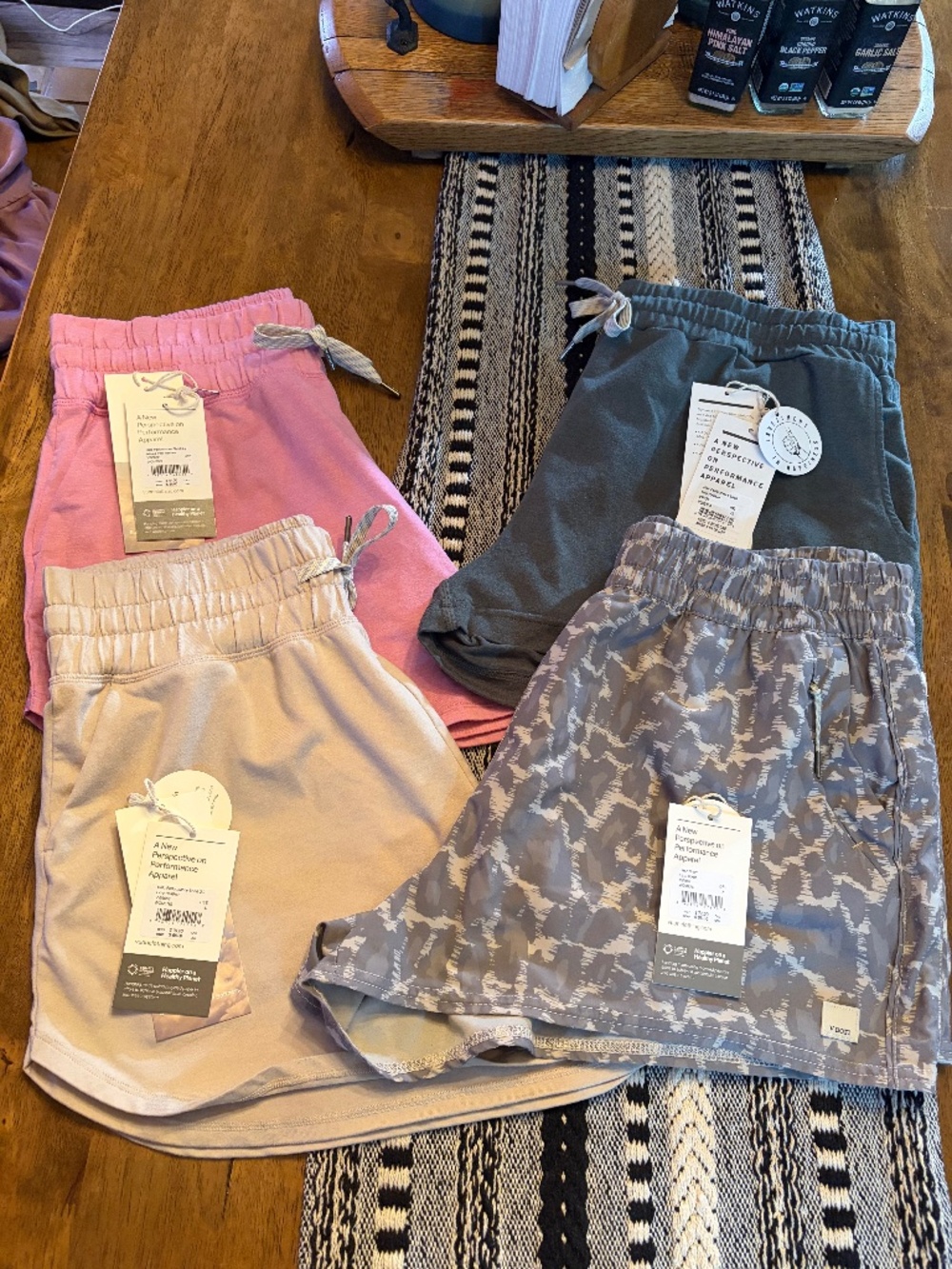 Vuori lot of 4 shorts.  Large and X-Large.  Halo performance and Dash